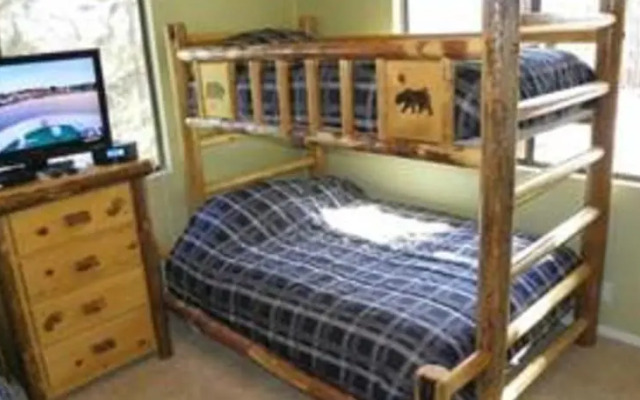 RedAwning Out of Dodge Lodge