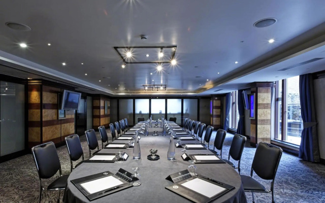 Leonardo Royal Hotel London City