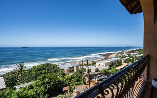 6 Bedroom Tuscan Styled Home in Umdloti Beach