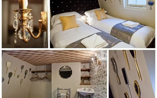 Looking Glass Cottage