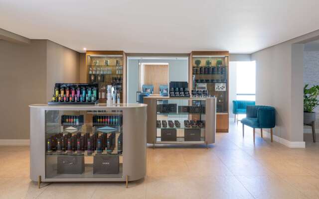 Radisson Hotel and Convention Centre OR Tambo Airport