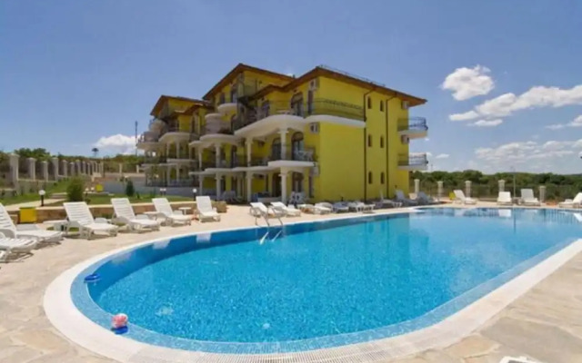 Menada Green Hills Apartments