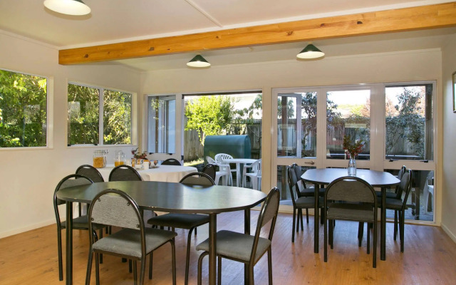Howards Mountain Lodge