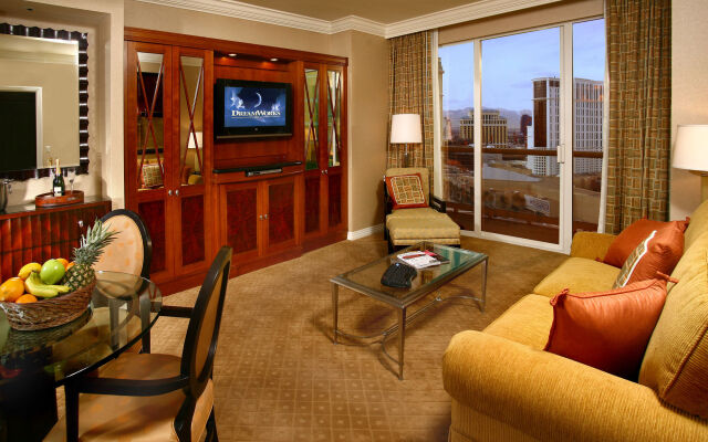 Luxury Suites International At The Signature