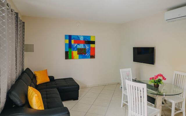 Elegant 1-bedroom Apartment 3 km From Eagle Beach