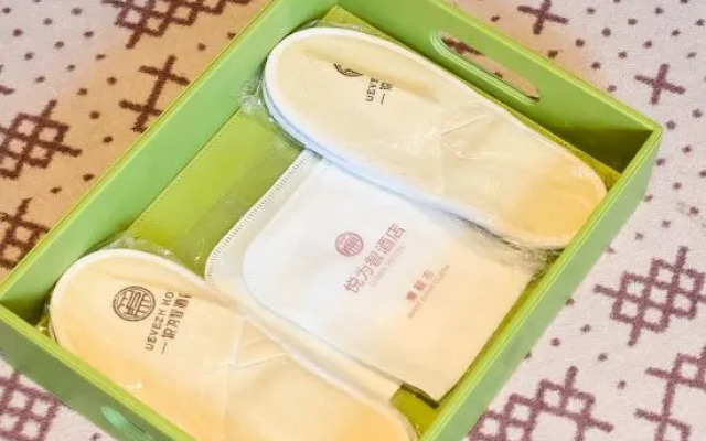 Yueweizhi·rong Hotel (Baoding Chaoyang North Street Wanda Plaza branch)