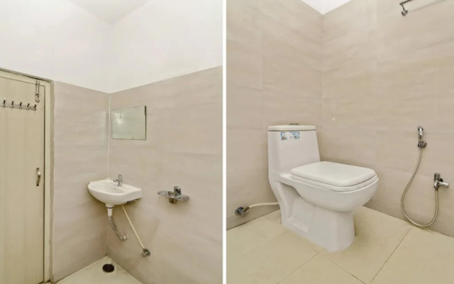 Sri Lakshmi Deluxe By OYO Rooms