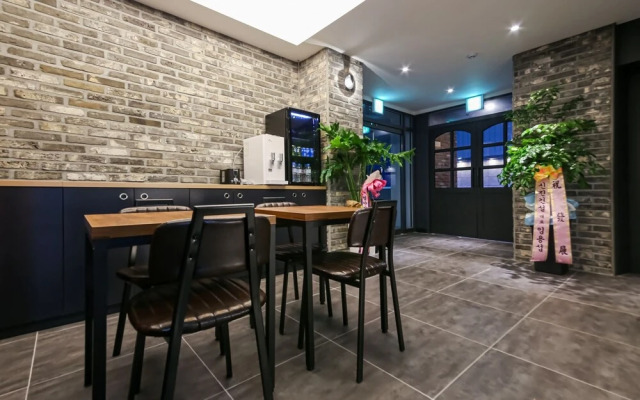 Jeonju Junghwasandong Hotel Star