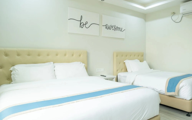 Ponce Suites Art Hotel