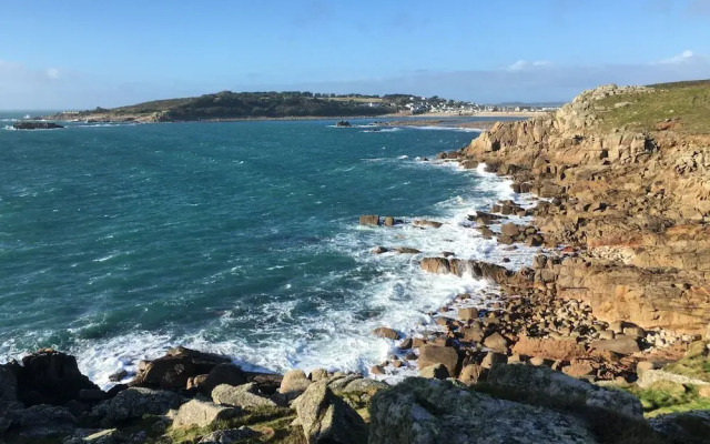 Appletree Court House