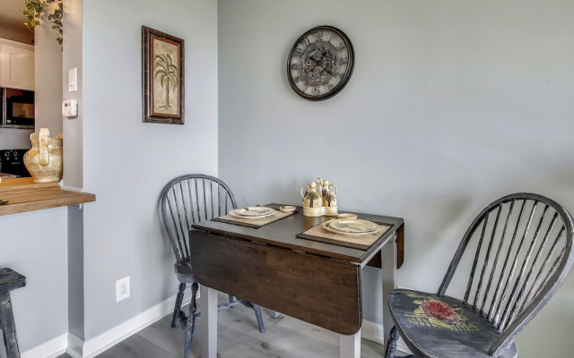 Pelican Pathway by Ryson Vacation Rentals
