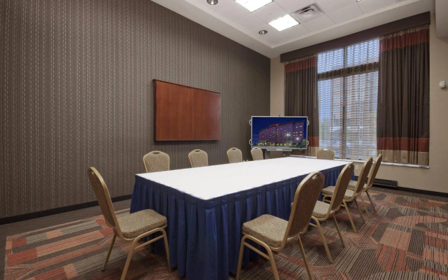 Hampton Inn & Suites Pittsburgh-Downtown