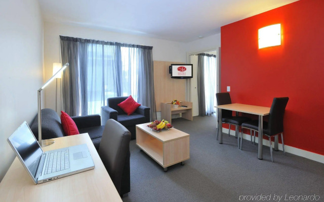 Metro Apartments on Bank Place