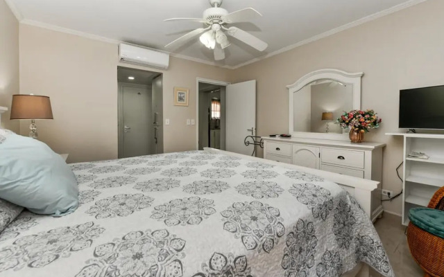 1br1ba Condo in Amazing Location Wacamaya Condos
