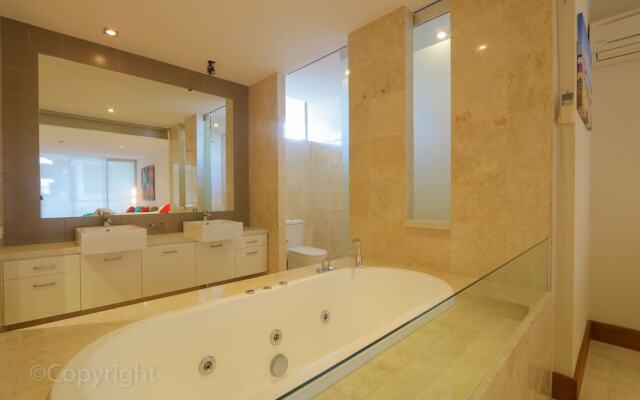 Santai King Studio 217