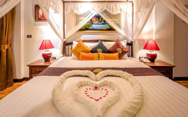 Tanawan Phuket Hotel