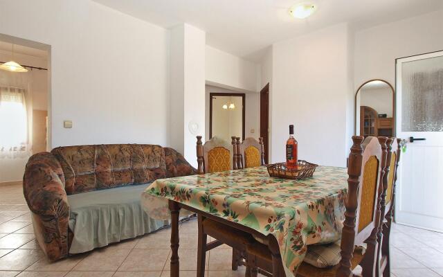Apartment 1858