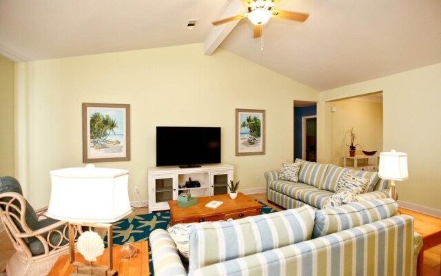 Crystal Beach Home by Panhandle Getaways