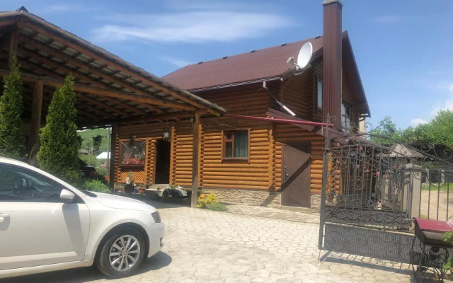 Wodden Cottage in Yasinya