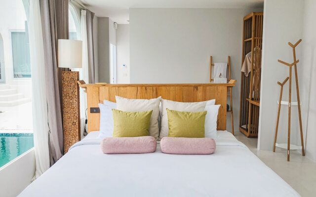 Cape by Sichon Tesoro