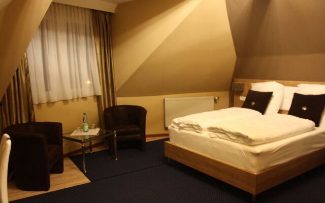 C&S Hotel
