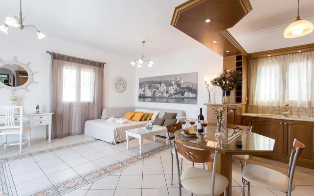 Panos Luxury Suite