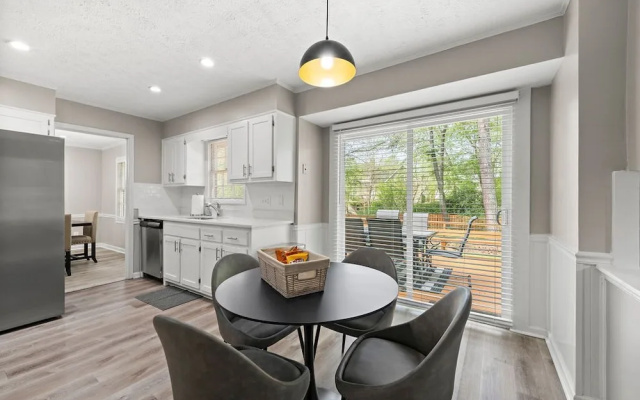 Beautiful Newly-renovated Home in Indian Hills