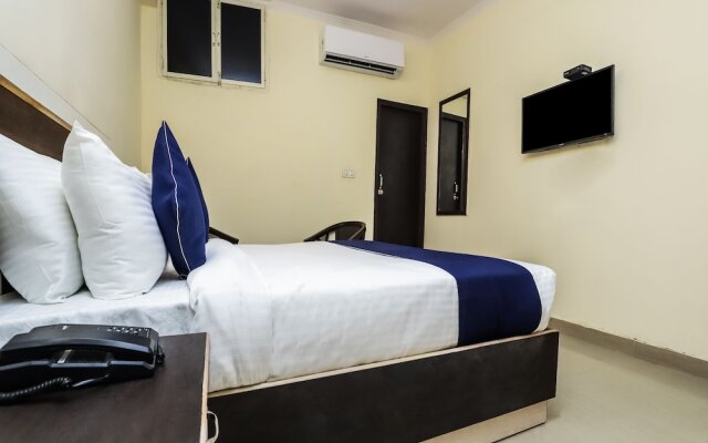 OYO SilverKey 27892 Shanti Complex