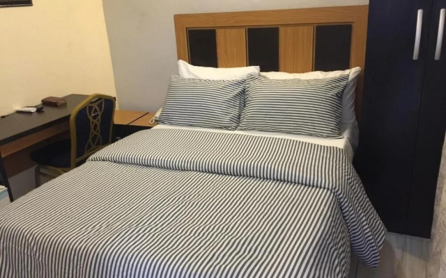 Mitos Luxury Suites