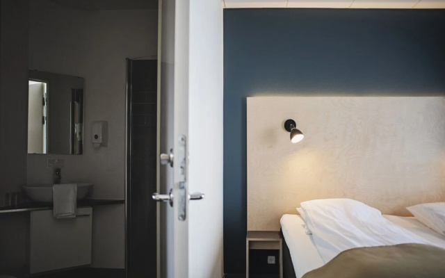 62N Hotel