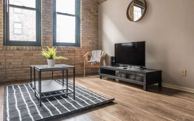 FRONTDESK 50 4th Ave Apts North Loop Warehouse District