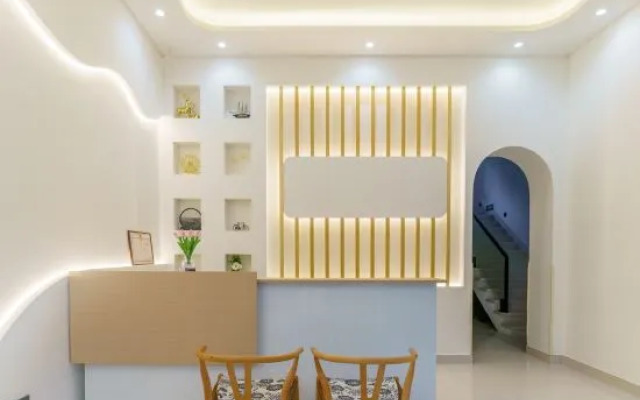 Yilu Homestay (Huangling Scenic Area Branch)