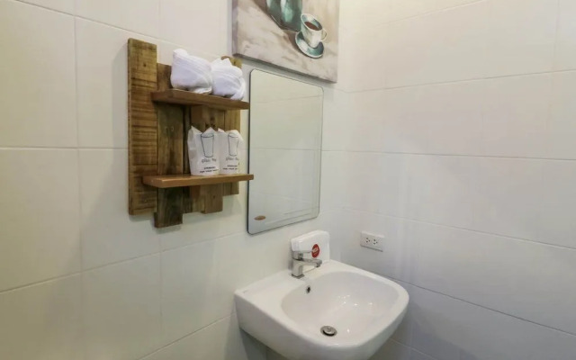 Nida Rooms Turquoise Saiyuan Naiharn