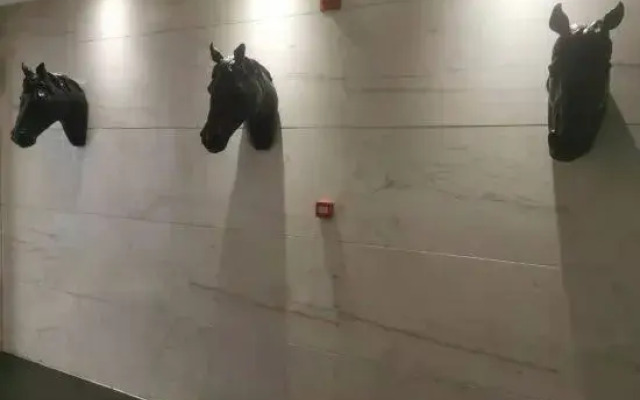 Shangzhong Hotel Apartment (Xi'an Keji Road Subway Station)
