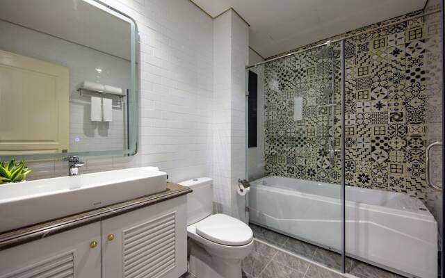 Minasi HanoiOi Lakeside Hotel