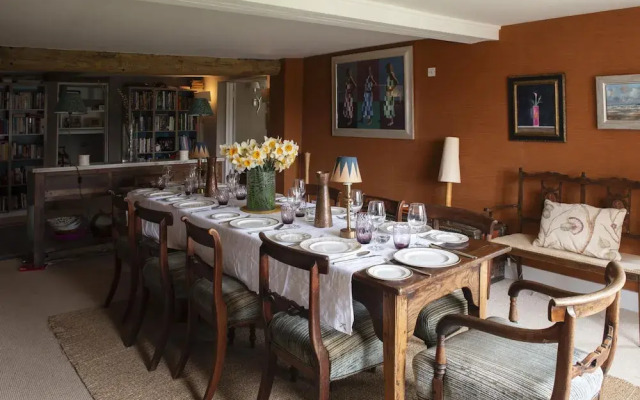 Fabulous Farmhouse in Hampshire