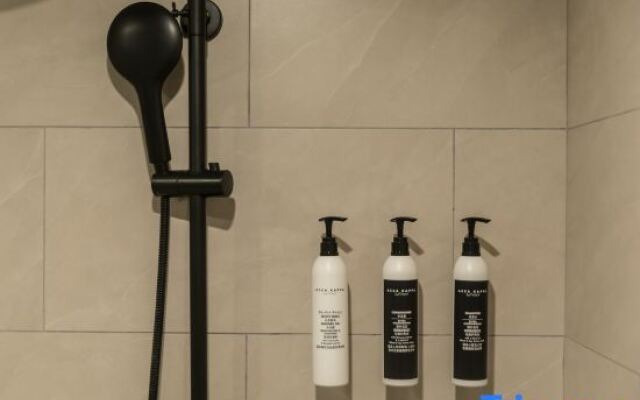 Youli Hotel (Shanghai People's Square)