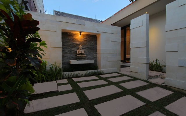 Villa LA Bali – Outside – Kuta