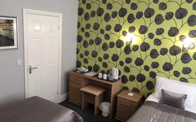 Melbourne House Hotel