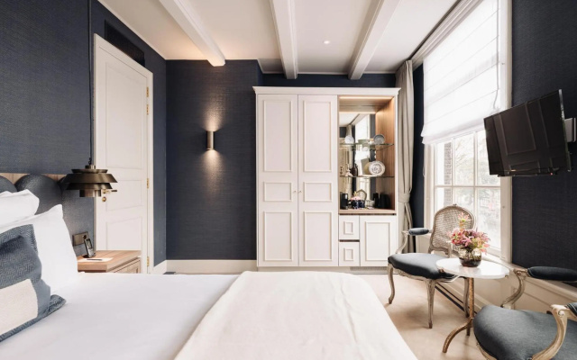 Hotel 717