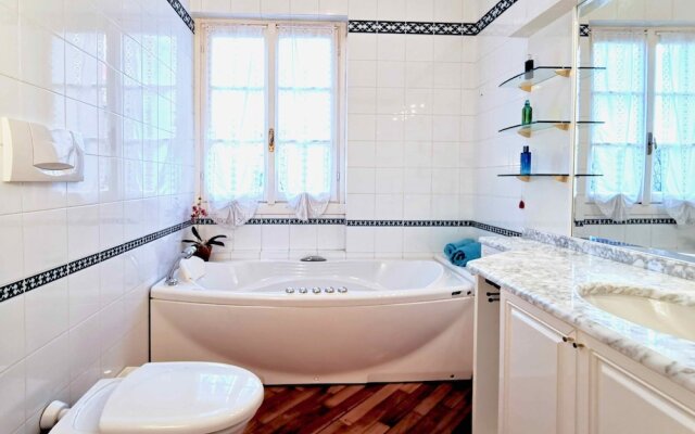 Garden-view| 2 Swimming Pools| Tennis Court| Italian Lakes