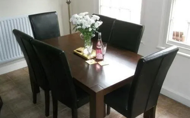 Whitehouse Guest House