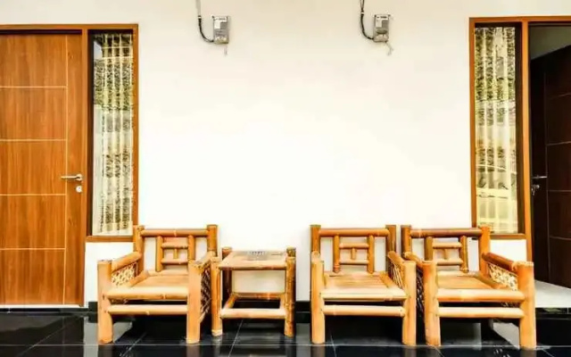 Rudi Rooms Near Stasiun Cikarang Mitra RedDoorz