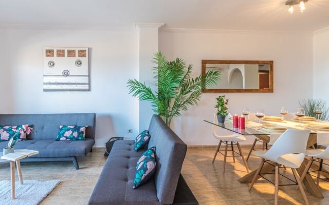 Luxurious Apartment in Empuriabrava With Sea View