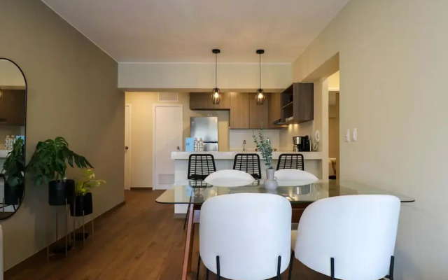 w Majestic 2BR w Comfy Balcony Near Kennedy Park
