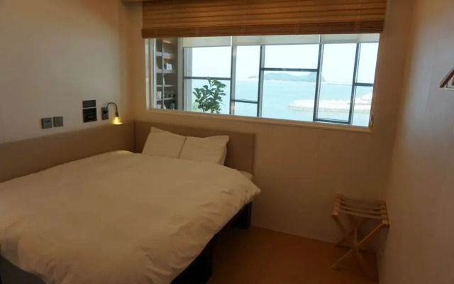 DARAKHYU Yeosu Capsule Hotel by WALKERHILL