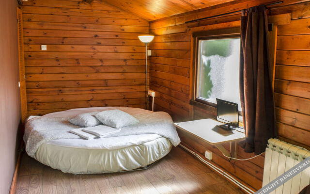 Fuente del Lobo Glamping  Bungalows - Adults Only