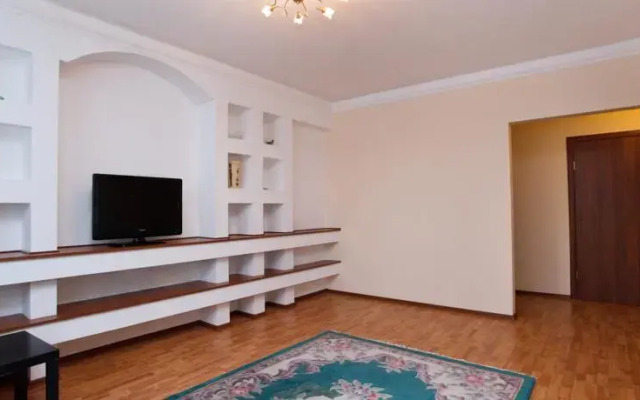 Apartment Complex Daudel 4