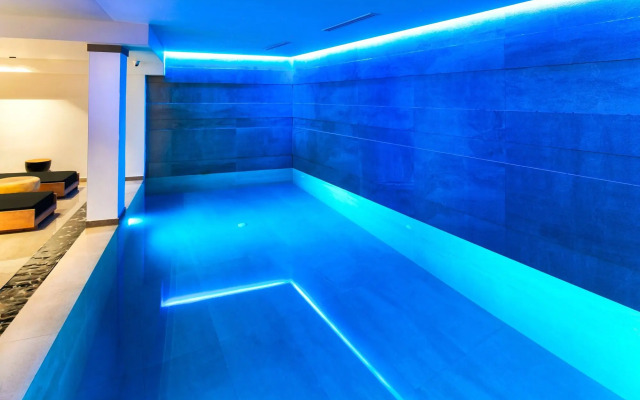 Uma Ray Suites