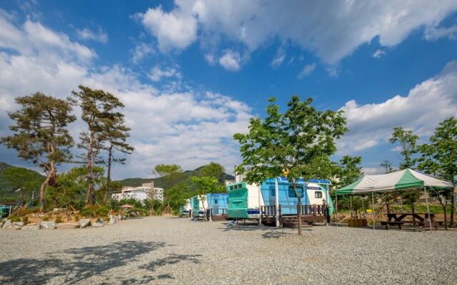 Caravan Camping Farm